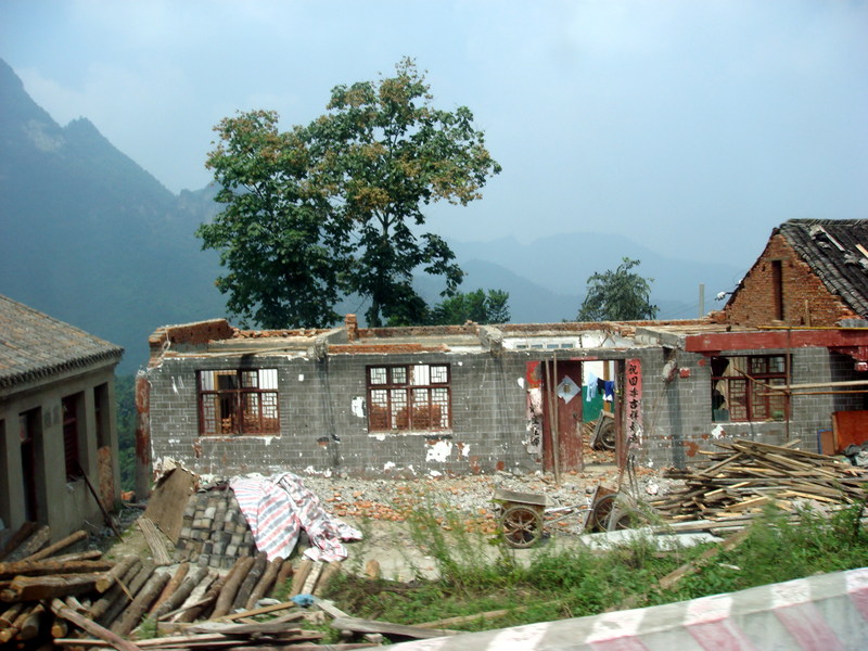 Image: /media/?path=/trips/2007-08-13 China/2007-08-20_Wudang/20070820-122258-1-Rob.jpg